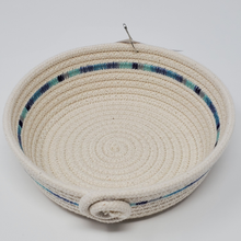 Load image into Gallery viewer, Natural coloured rope bowl with coloured stitch line
