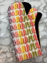 Load image into Gallery viewer, MS Creations Kitchen Macarons Oven Mitts
